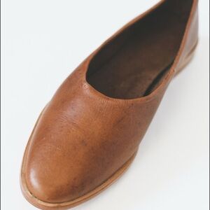 Classic Brown Leather Osborn Flat